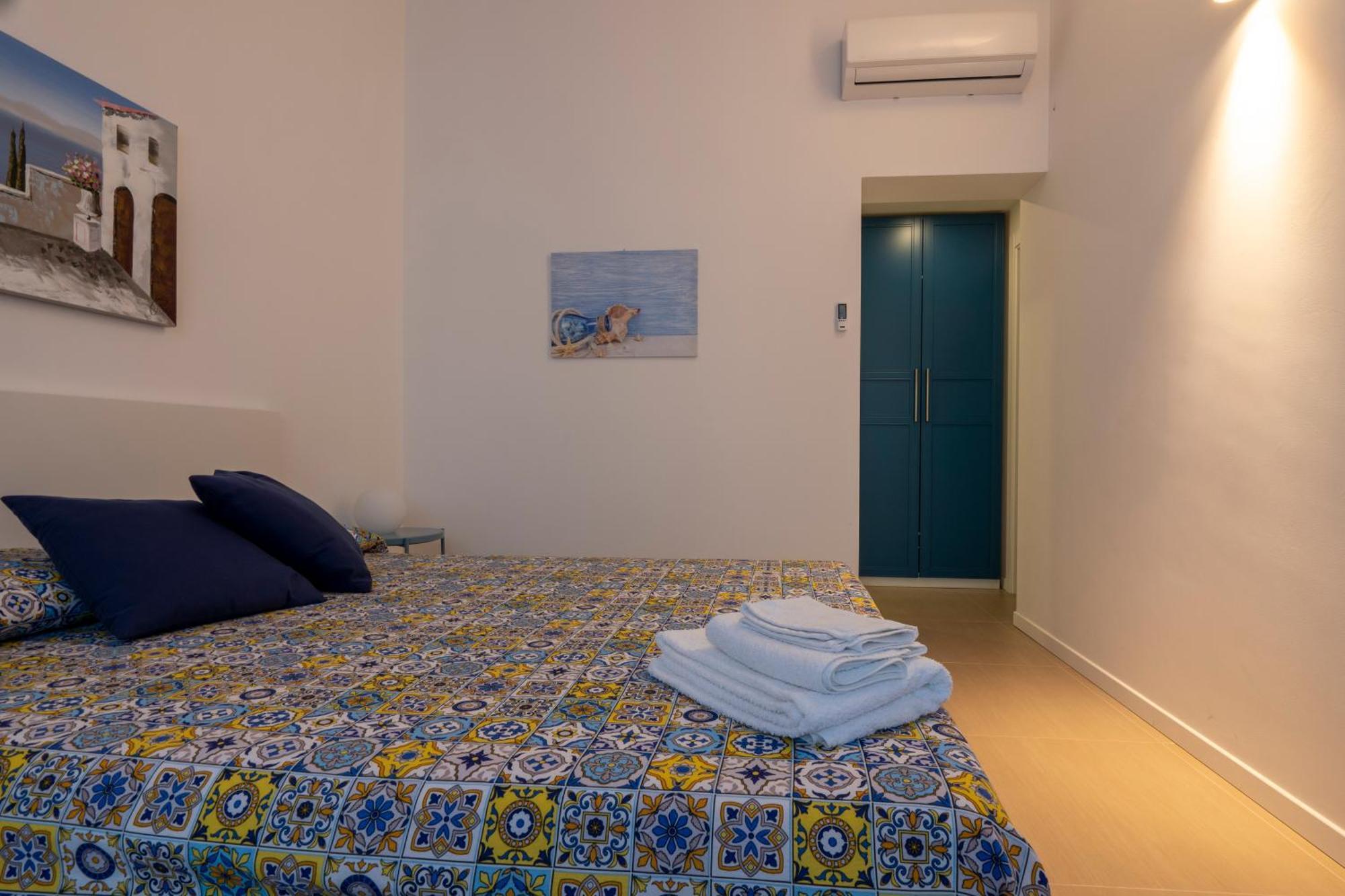 Blu D'Eraclea Apartment Palermo Bagian luar foto